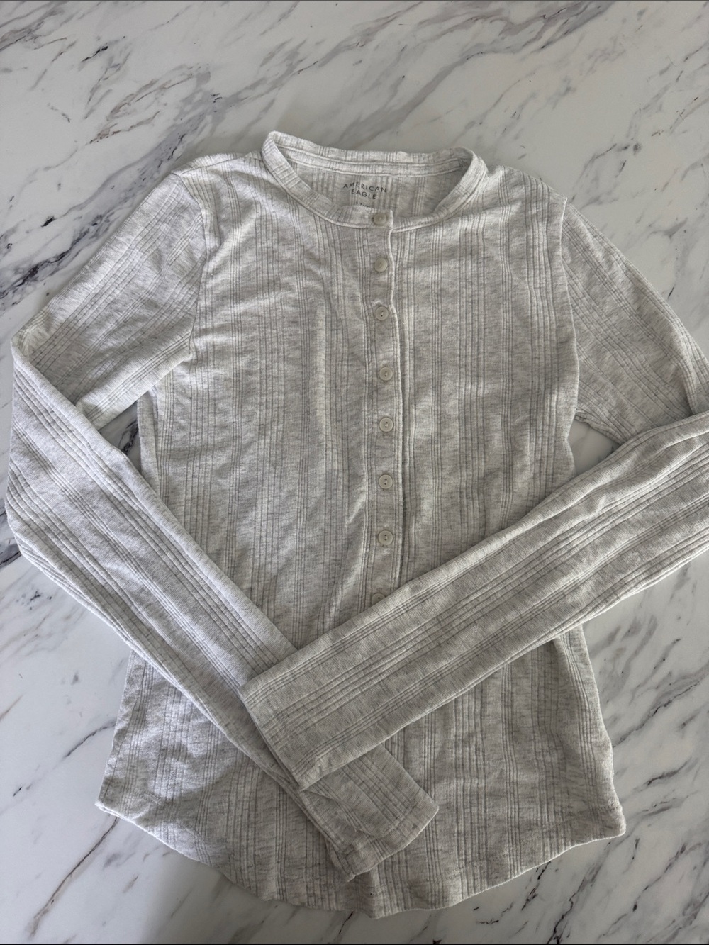 American Eagle Outfitters Light Gray Ribbed Button-Front Long Sleeve Top